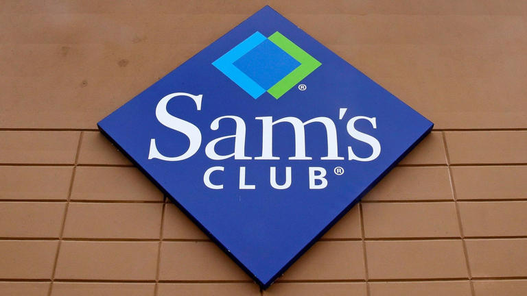 sam’s club logo building storefront_shutterstock_editorial_10424485a
