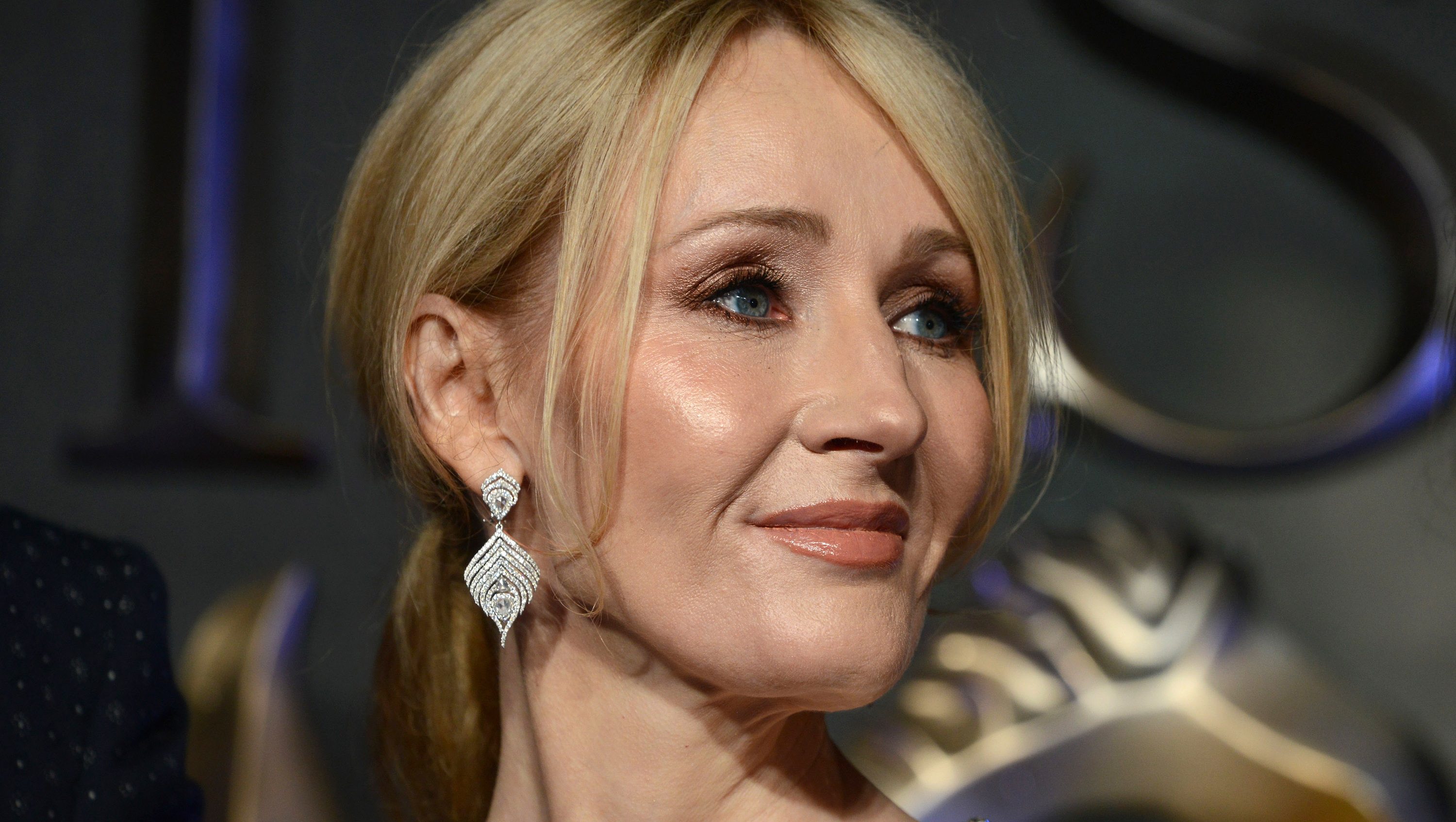 J.K. Rowling Says “A Ton Of Potter Fans Were Grateful” For Her ...