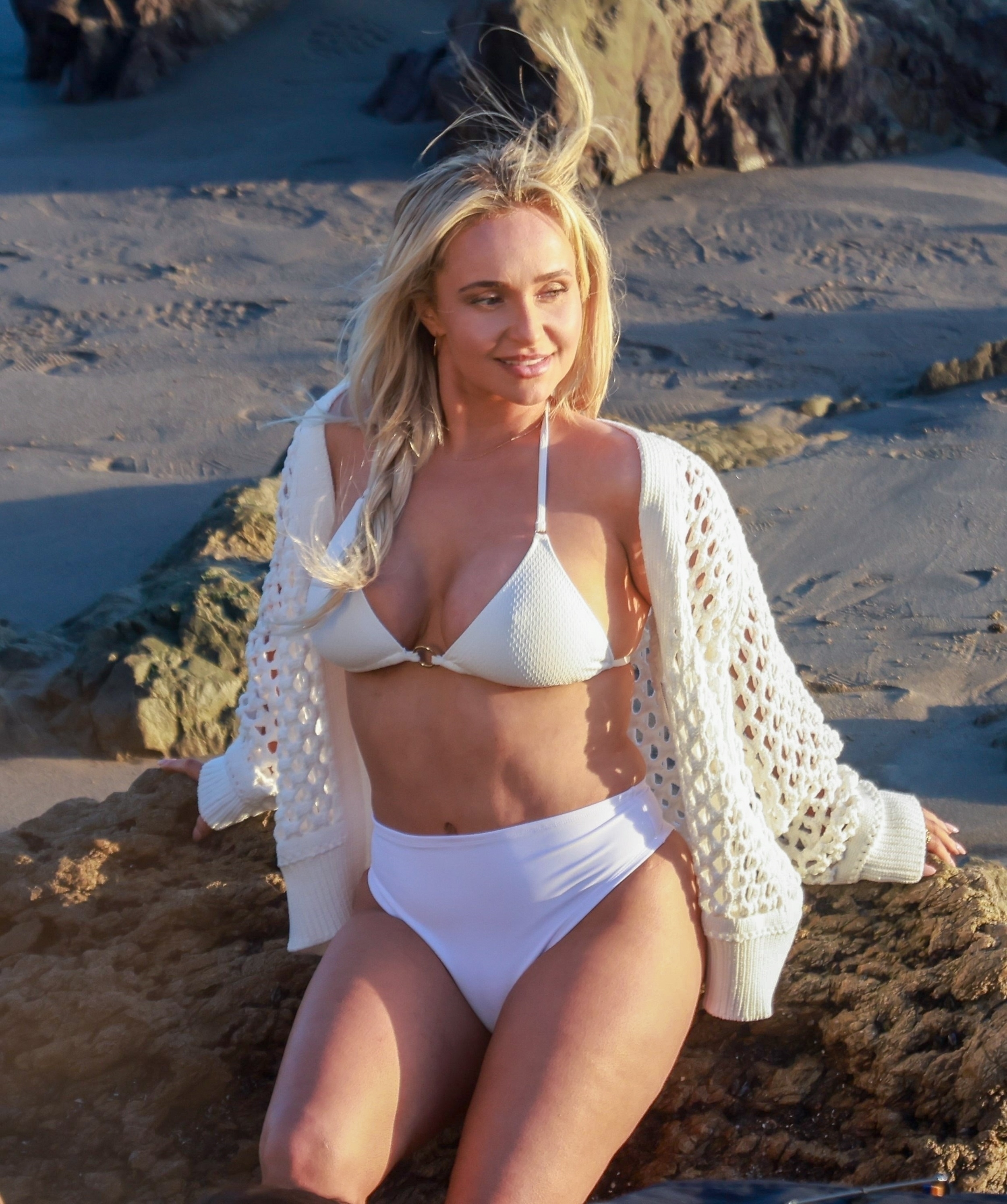 <p><a href="https://www.wonderwall.com/celebrity/profiles/overview/hayden-panettiere-291.article">Hayden Panettiere</a> posed on the beach in Malibu on Jan. 24. </p>