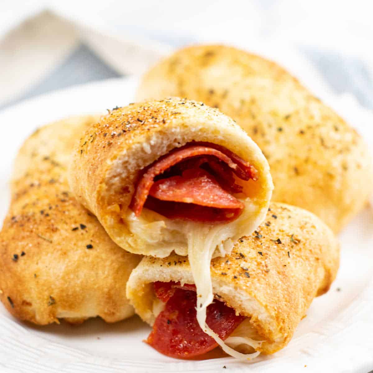 Easy Air Fryer Pepperoni Rolls