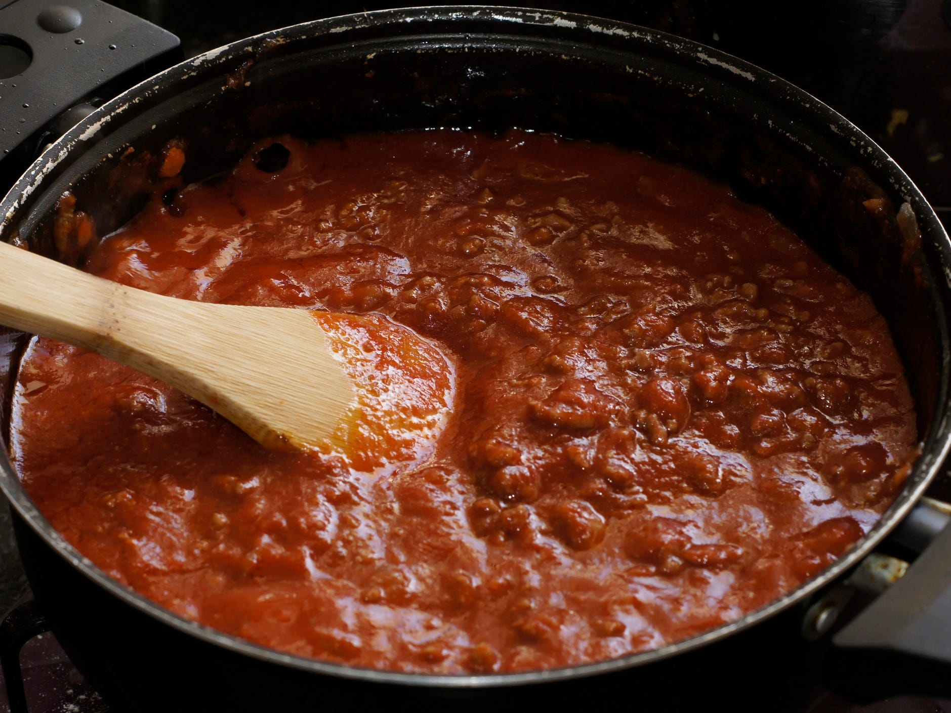 Chefs share 9 of their favorite ways to upgrade a basic jar of tomato sauce