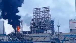 Russia: Oil refinery on fire in Nizhny Novgorod