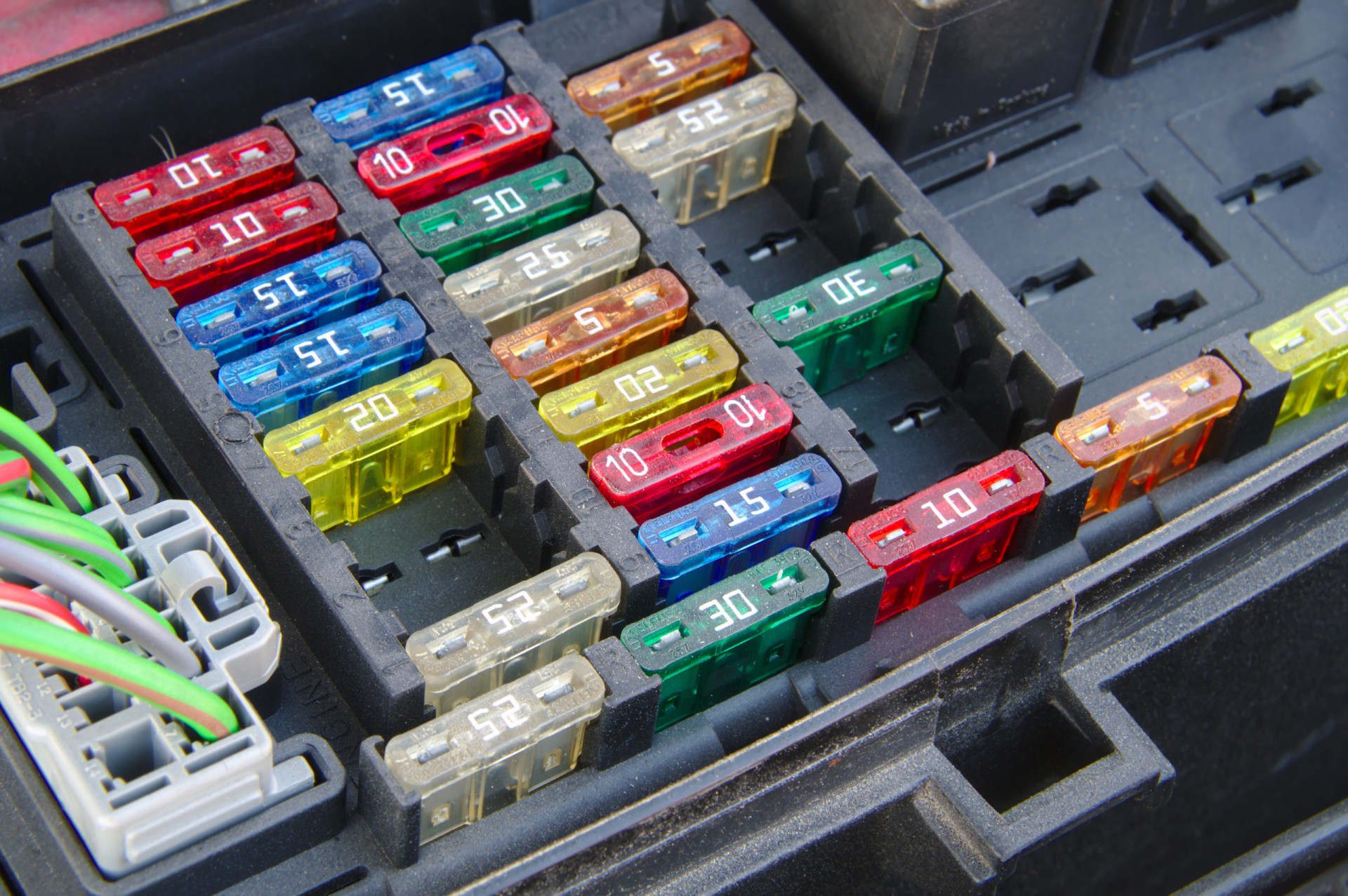Car Won'T Start?  Is Your Acc Fuse Or Wire The Culprit? - l9939t2
