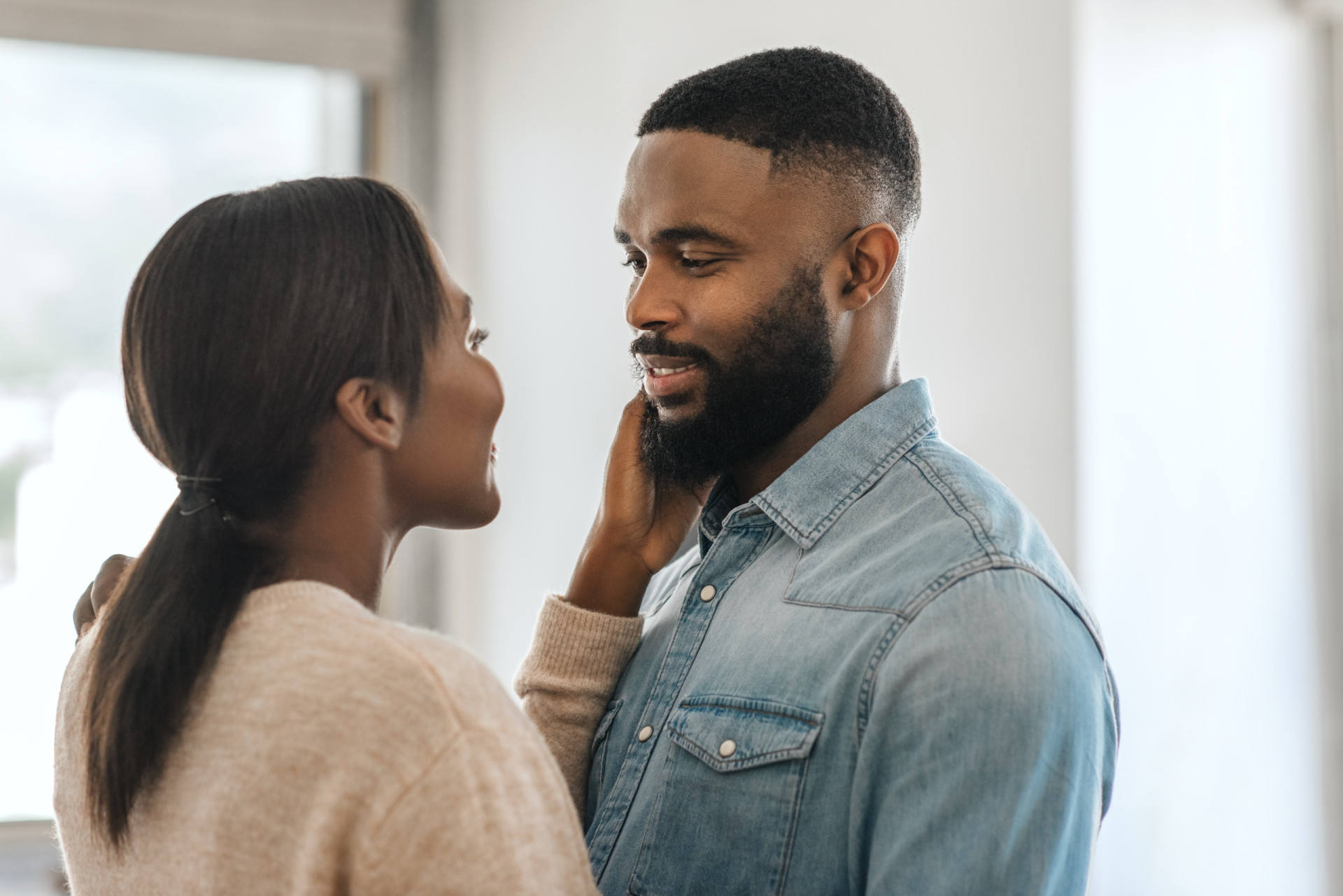 men's emotional needs in a relationship (and how to meet them) 