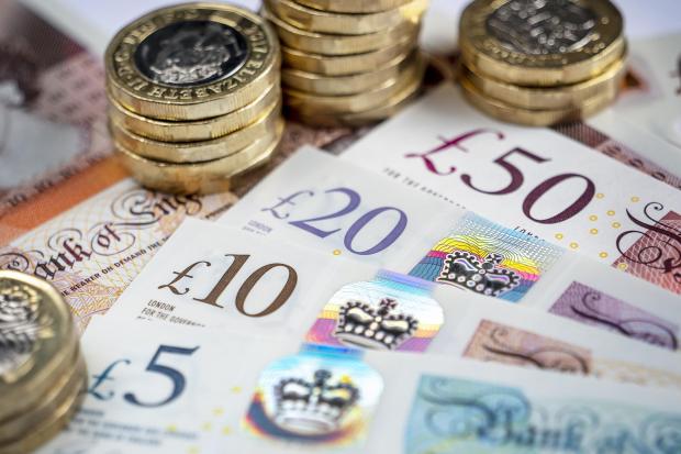 Universal Credit Claimants Could Receive Extra 522 Cash Boost From 