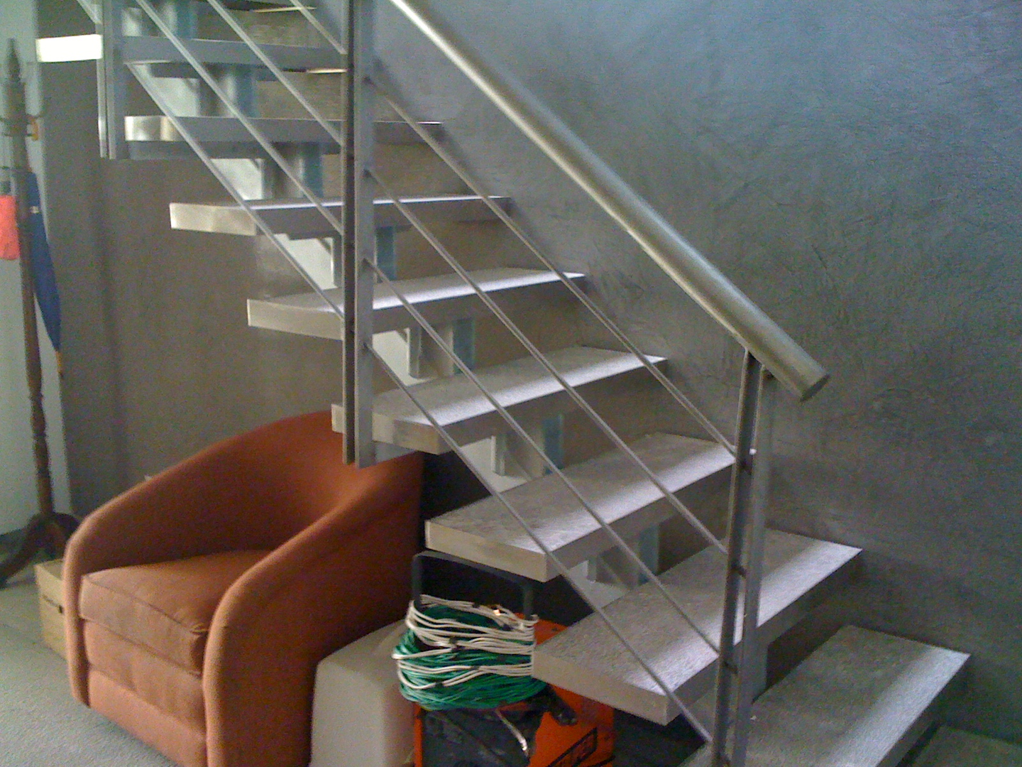 10 ideas para aprovechar el espacio bajo las escaleras