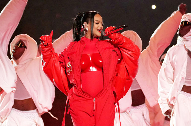 Rihanna Tour Reports Are ‘Bogus,' Says Source