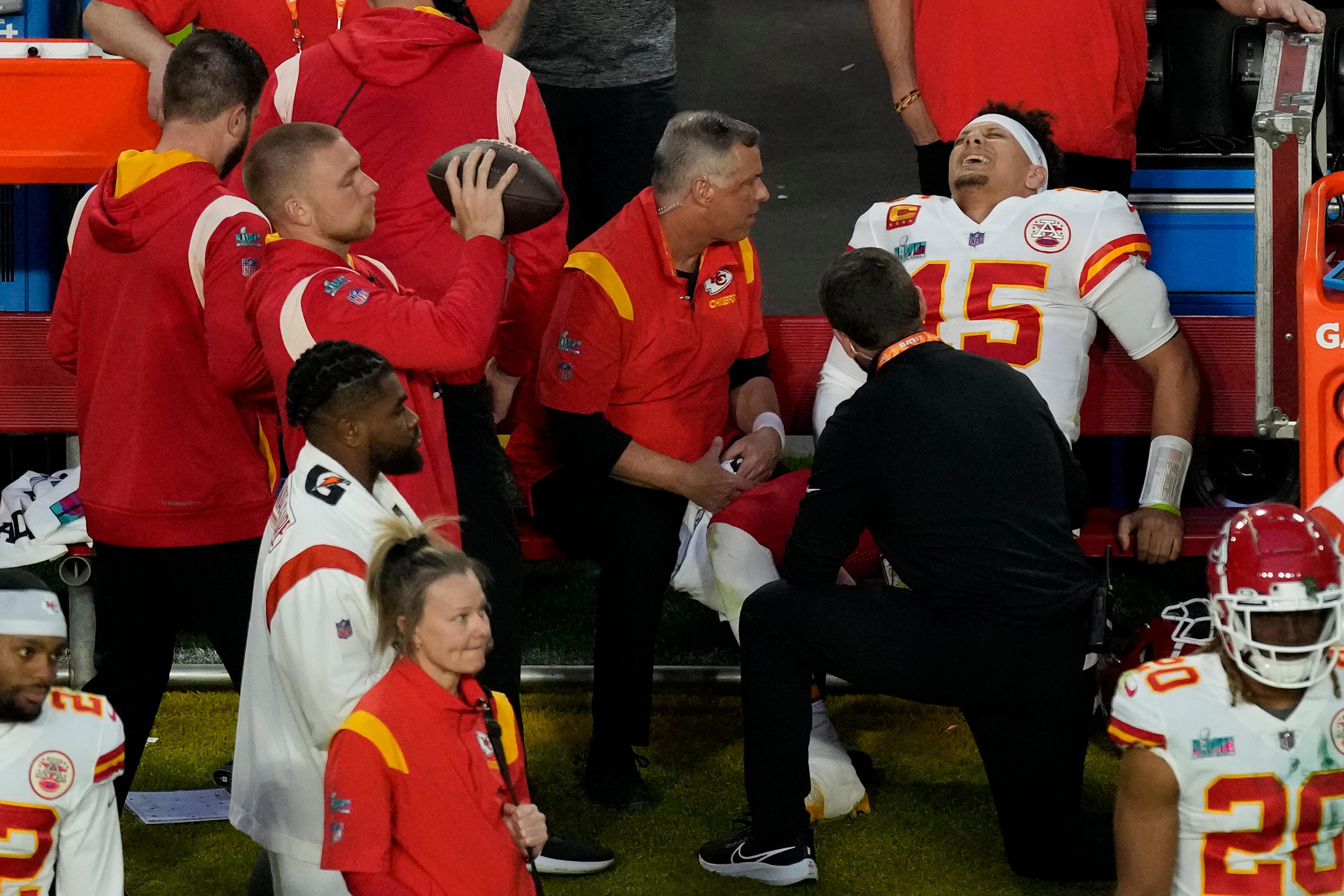 Mahomes hobbles to victory over Bengals, leads injury-riddled Chiefs to  Super Bowl
