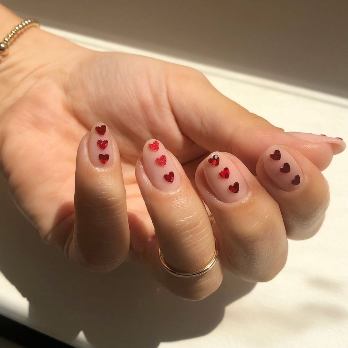 20 diseños de uñas para darle la bienvenida al día de san valentín antes que nadie