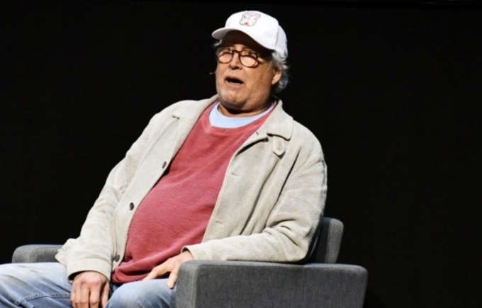 Chevy Chase - 6'4''