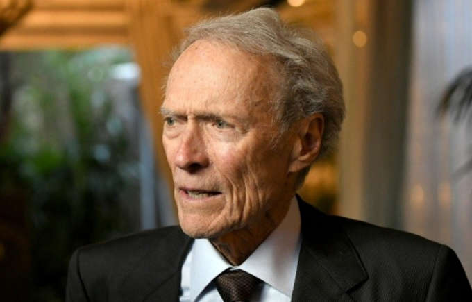 Clint Eastwood - 6'4''