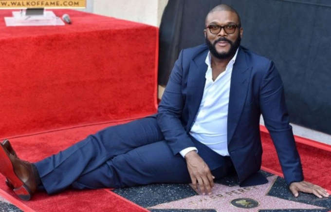 Tyler Perry - 6'5''
