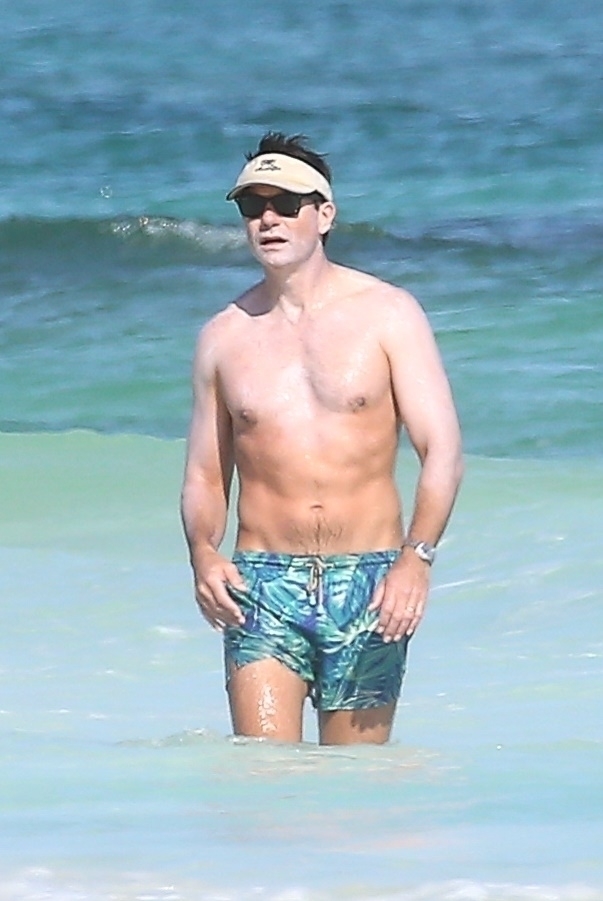 <p>Jerry O'Connell slathered himself in sunscreen before taking a dip in the ocean during a family vacation with his wife and twins (not pictured) in Tulum, Mexico, on Feb. 23.</p>