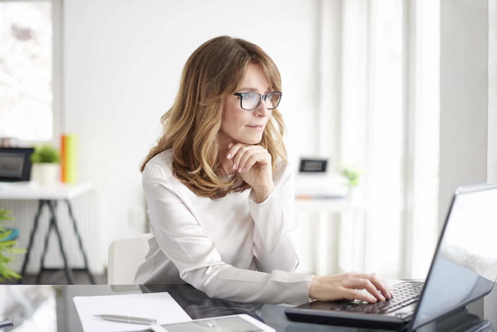 <p>While you might imagine working from your bed in your pajamas with music playing and food cooking can only be easy, working remotely has a whole other roster of obstacles set apart from commuting to work, <a href="https://www.starsinsider.com/lifestyle/367037/are-you-guilty-of-these-annoying-office-habits%20" rel="noopener">time-wasting activities in the office</a>, and having a dress code. It actually requires you to strengthen specific skills and establish certain rules if you want to keep up productivity and properly separate work from personal life.</p><p>As more and more companies are allowing their employees to work remotely, click through this gallery to learn how to best make use of the opportunity, and you’ll find that these skills are highly transferable!</p><p>You may also like:<a href="https://www.starsinsider.com/n/328414?utm_source=msn.com&utm_medium=display&utm_campaign=referral_description&utm_content=426738v3en-en"> Actors and actresses who refuse to get naked on-screen</a></p>
