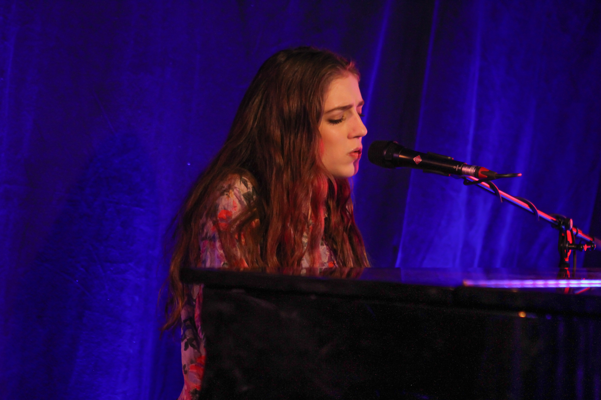 photos-of-birdy-at-the-cube