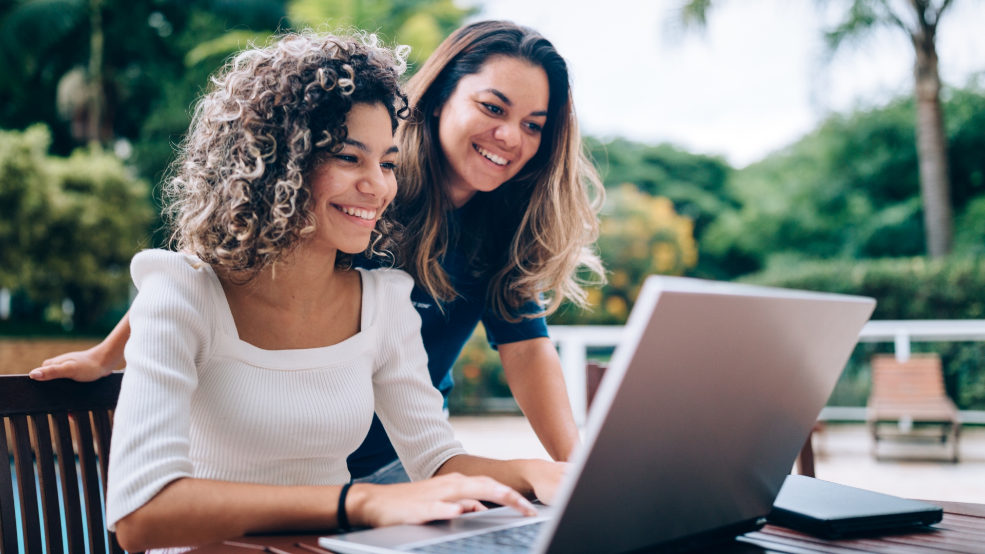 Best CD Rates Today: November 21, 2025 — Earn Up to 5.11% APY