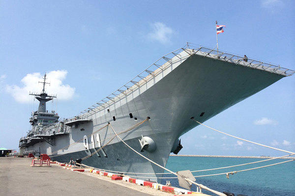 「あれ…この戦車ヘンじゃない？」かつてソ連が作っていた“弱体化を施した”兵器とは 今もウクライナで？