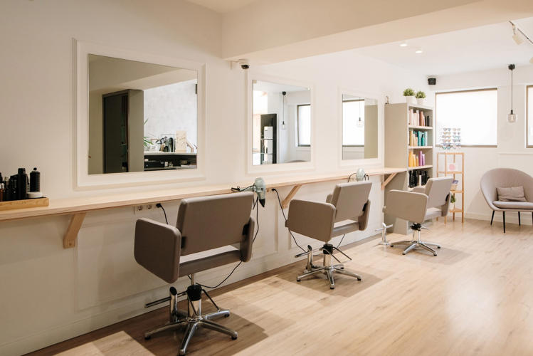 13 Polite Habits Hairdressers Actually Dislike—and What to Do Instead