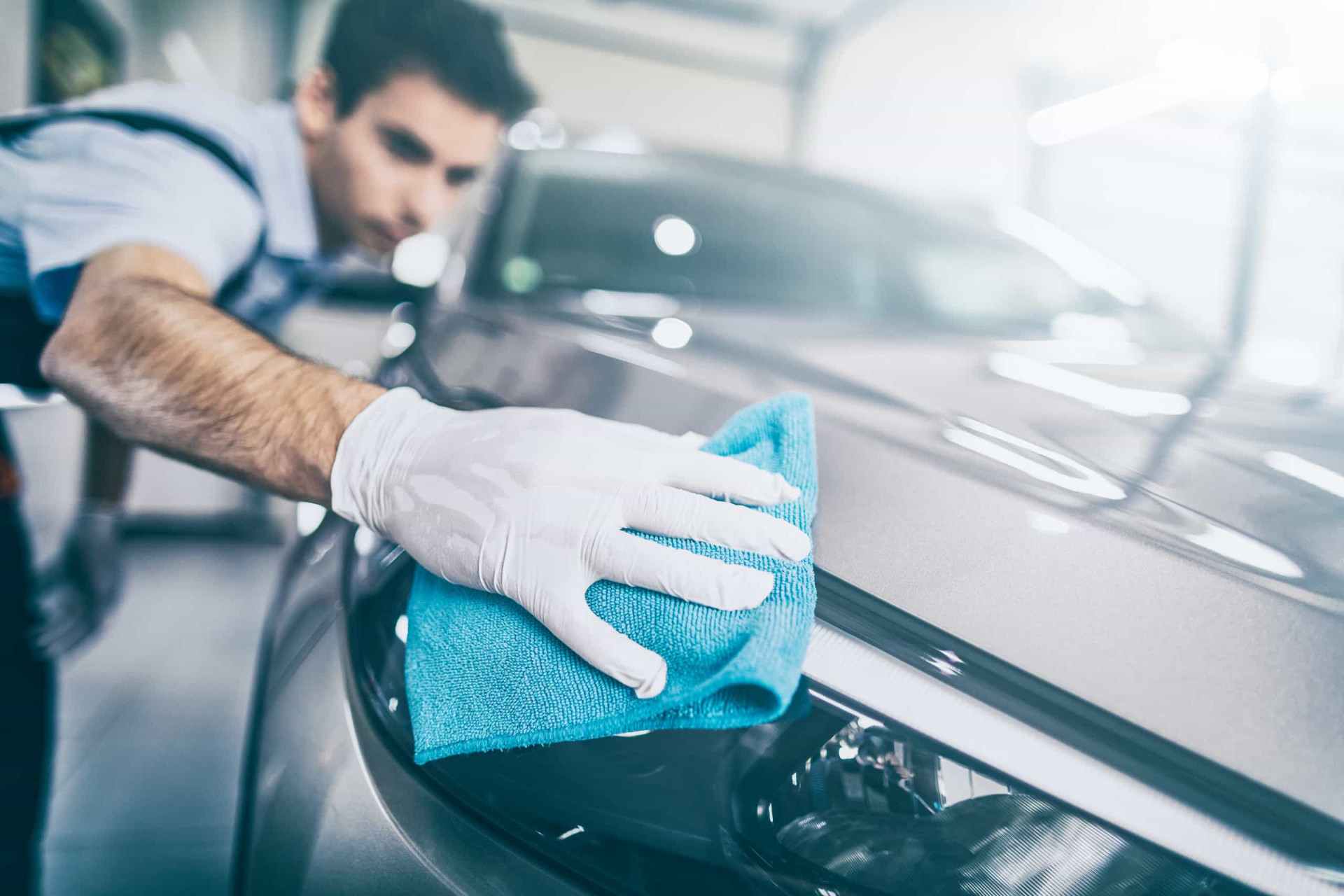 Comment laver sa voiture comme un.e pro