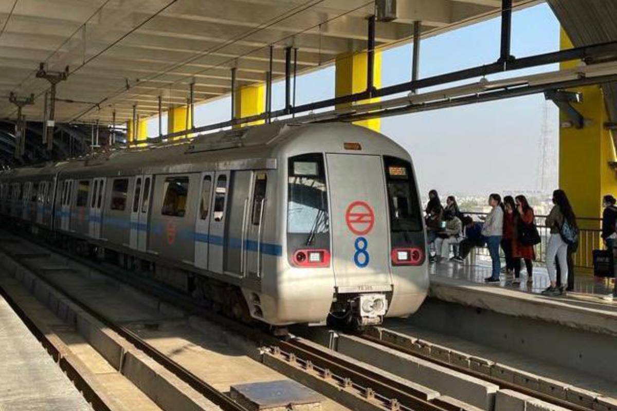 another dalian rake rolls out for metro travellers