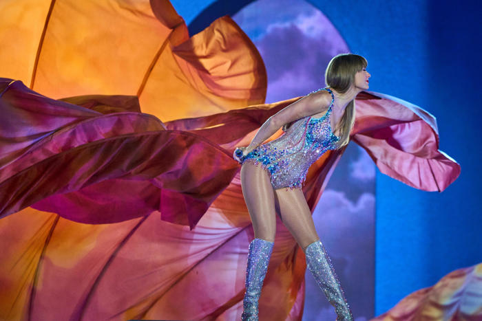taylor swift says at eras tour in dublin that 'folklore' cottage 'belongs in ireland'