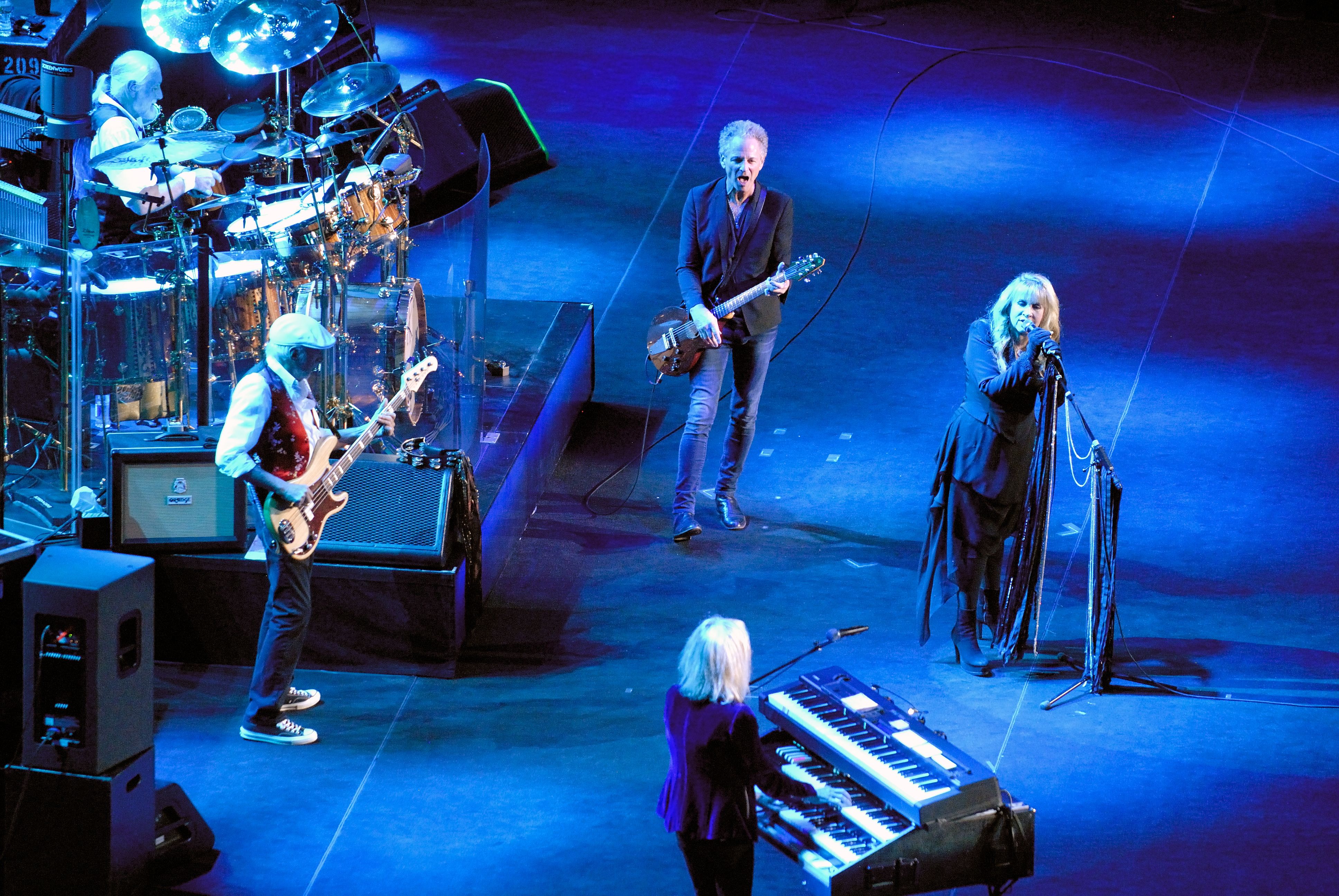 after losing yet another band member, fleetwood mac has no plans to perform again