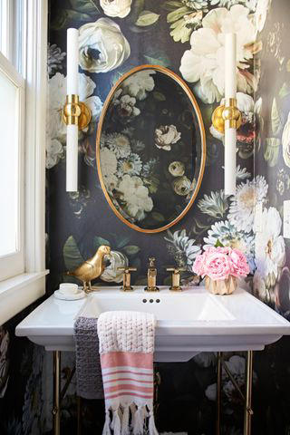 Why Pretty Botanical Wallpapers Are the Perfect Look for Any Season