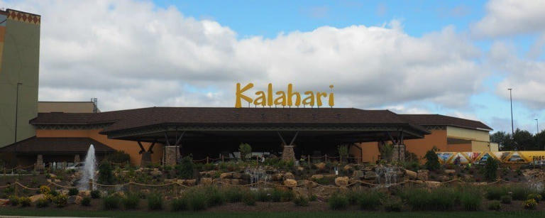 Read our full hotel review of the Kalahari Poconos resort in Pennsylvania, with America's largest indoor water park.