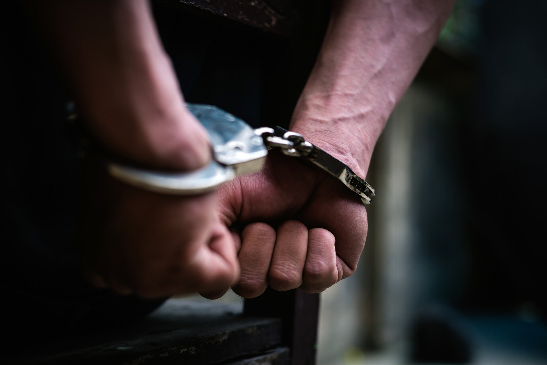 σύλληψη 56χρονου για επί σειρά ετών βιασμό ανήλικης κόρης της συντρόφου του