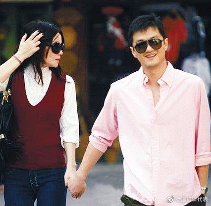 大陸男星李亞鵬（右）與王菲曾有過一段8年婚姻。（圖／翻攝自微博）