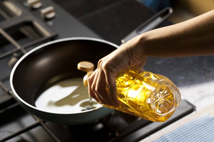 dokter ini ungkap cara pilih minyak goreng yang sehat dan berkualitas