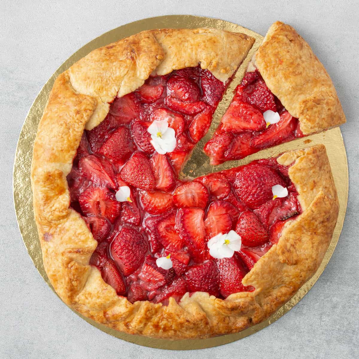 <p>A <a href="https://www.spatuladesserts.com/easy-strawberry-galette-recipe/">Strawberry galette</a> is such an easy dessert to make for International Women´s Day and works wonderfully well after brunch. Even if you are a complete beginner in the kitchen, you can definitely make this recipe. Serve with whipped cream or even ice cream for a decadent finish.</p> <p><strong>Recipe: <a href="https://www.spatuladesserts.com/easy-strawberry-galette-recipe/">Strawberry galette</a></strong></p>