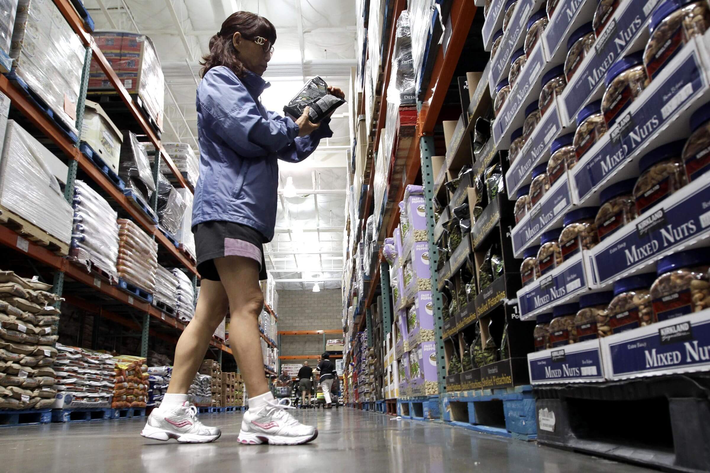 25 Secrets Costco Employees Won’t Tell You