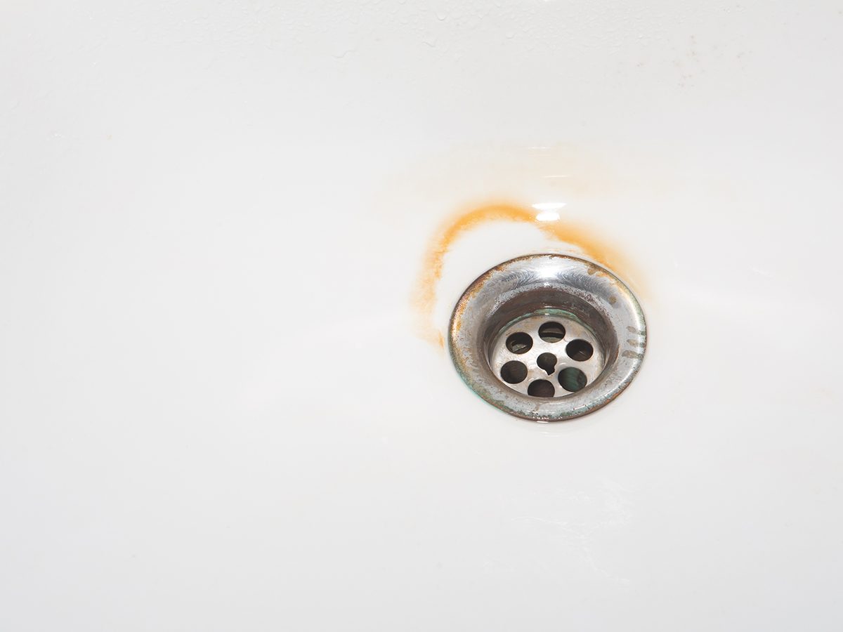 Brilliant Bathroom Cleaning Tricks You’ll Wish You’d Known Sooner