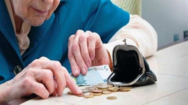 αναδρομικά συνταξιούχων: το ανώτατο ειδικό δικαστήριο αποφασίζει για την επιστροφή των δώρων