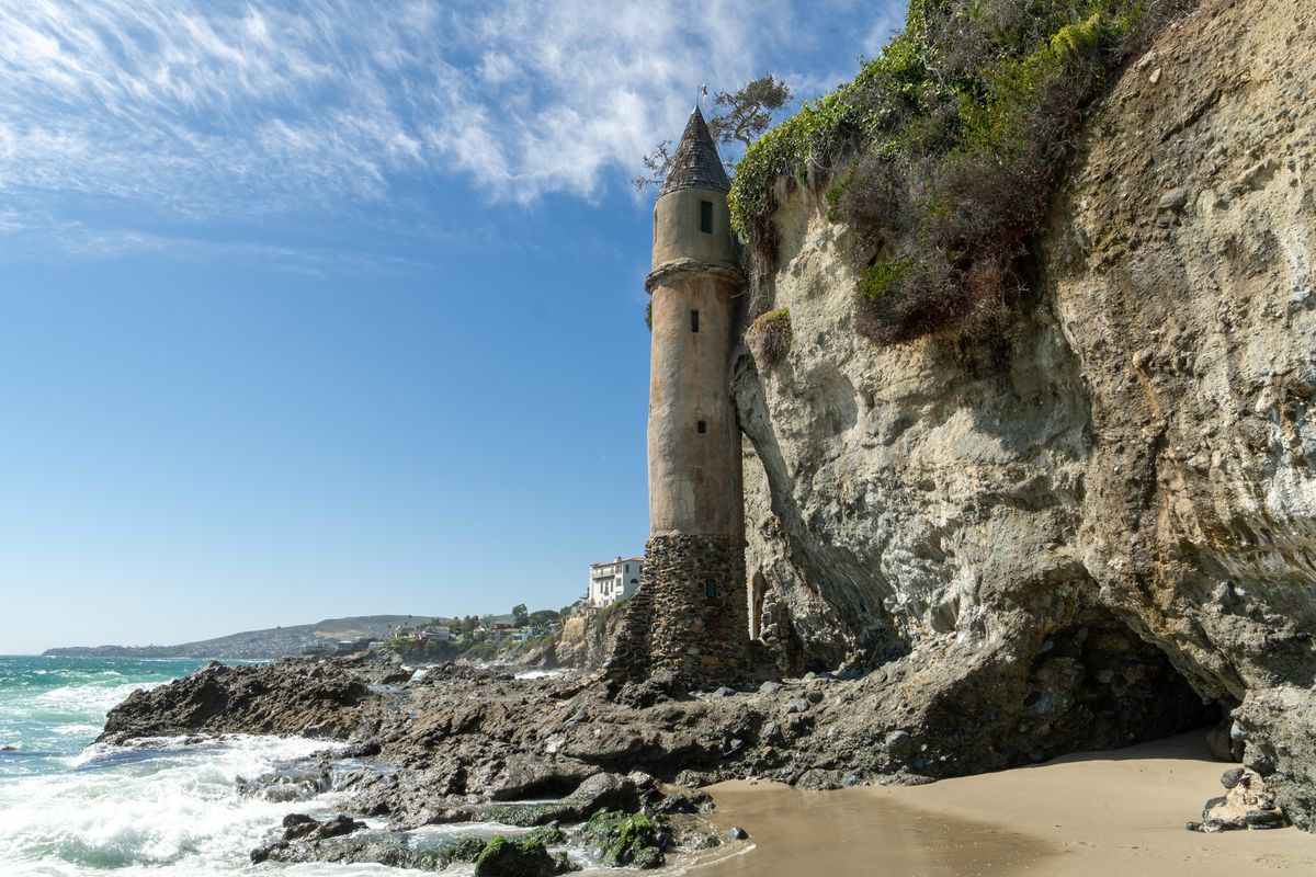 <p>This 60-foot spire built into a rocky beach cliff in Laguna Beach, California, was originally built in 1926 by the owners of the house at the top of the cliff to serve as a private staircase to the beach. However, over the years, the tower has changed hands—once even supposedly belonging to <a href="https://www.atlasobscura.com/places/victoria-beachs-pirate-tower">Bette Midler</a>.</p><p><a class="body-btn-link" href="https://go.redirectingat.com?id=74968X1553576&url=https%3A%2F%2Fwww.tripadvisor.com%2FAttraction_Review-g32588-d8629424-Reviews-Victoria_Beach-Laguna_Beach_California.html&sref=https%3A%2F%2Fwww.housebeautiful.com%2Flifestyle%2Fg15957174%2Fbest-castles-united-states%2F">Shop Now</a></p>