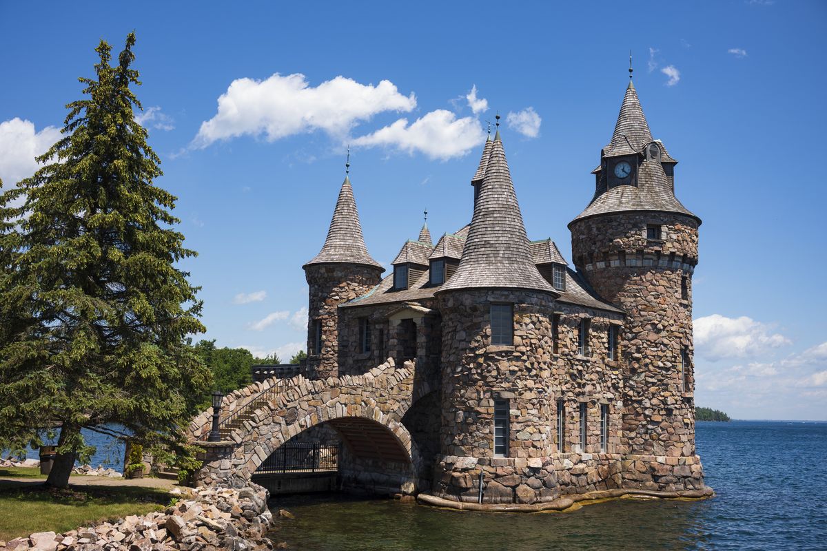 <p>In 1900, the owner of New York's Waldorf Astoria Hotel, George C. Boldt, built this 120-room <a href="http://www.boldtcastle.com/visitorinfo/">castle for his wife, Louise, on an island in the St. Lawrence River</a> in Alexandria, New York. Sadly, Louise died unexpectedly months before it was completed, so a heartbroken George stopped construction and it was left vacant for 73 years—until the Thousand Islands Bridge Authority restored and opened it in 1977.</p><p><a class="body-btn-link" href="https://go.redirectingat.com?id=74968X1553576&url=https%3A%2F%2Fwww.tripadvisor.com%2FAttraction_Review-g29794-d105682-Reviews-Boldt_Castle_and_Yacht_House-Alexandria_Bay_New_York.html&sref=https%3A%2F%2Fwww.housebeautiful.com%2Flifestyle%2Fg15957174%2Fbest-castles-united-states%2F">Shop Now</a></p>