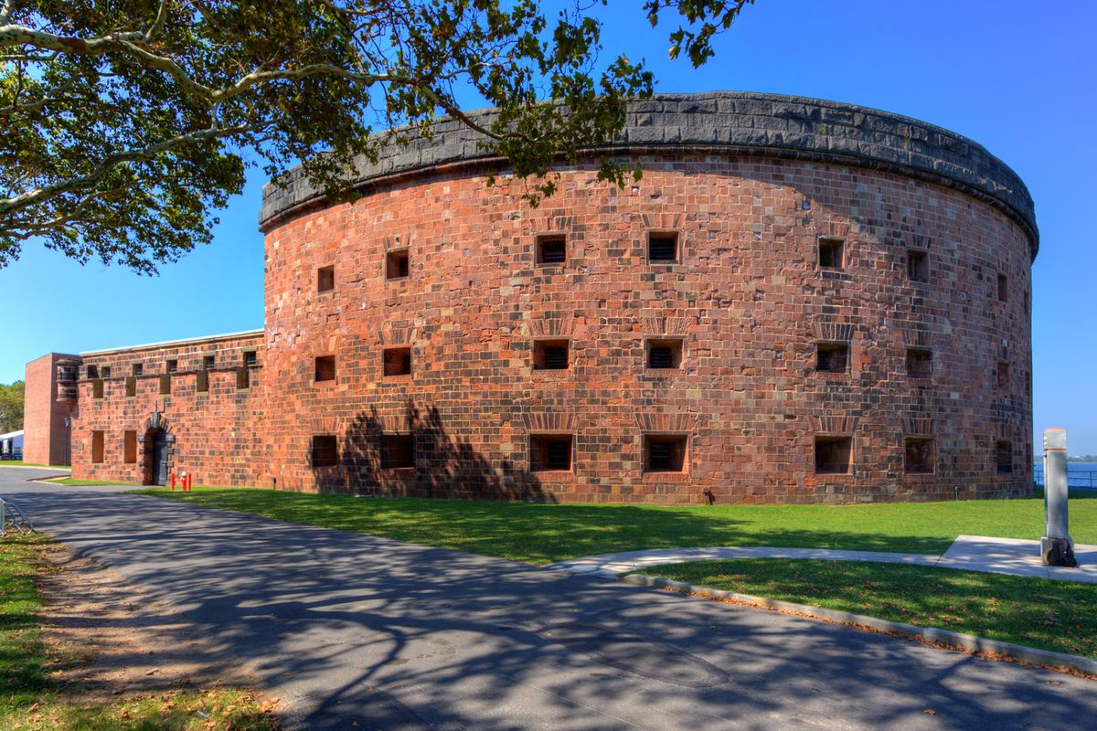 <p>This circular fortification made out of red sandstone was built in the early 19th century on Governors Island, New York, to protect New York City from a naval attack. However, as of 2003, it was transferred to the <a href="https://www.nps.gov/gois/learn/historyculture/castle-williams.htm">National Park Service</a> under the administration of the Governors Island National Monument.</p><p><a class="body-btn-link" href="https://go.redirectingat.com?id=74968X1553576&url=https%3A%2F%2Fwww.tripadvisor.com%2FAttraction_Review-g60763-d6952984-Reviews-Castle_Williams-New_York_City_New_York.html&sref=https%3A%2F%2Fwww.housebeautiful.com%2Flifestyle%2Fg15957174%2Fbest-castles-united-states%2F">Shop Now</a></p>