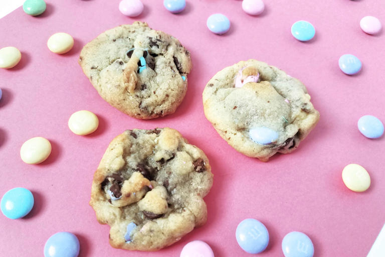 Make these M&M Chocolate Chip Walnut Cookies for Easter