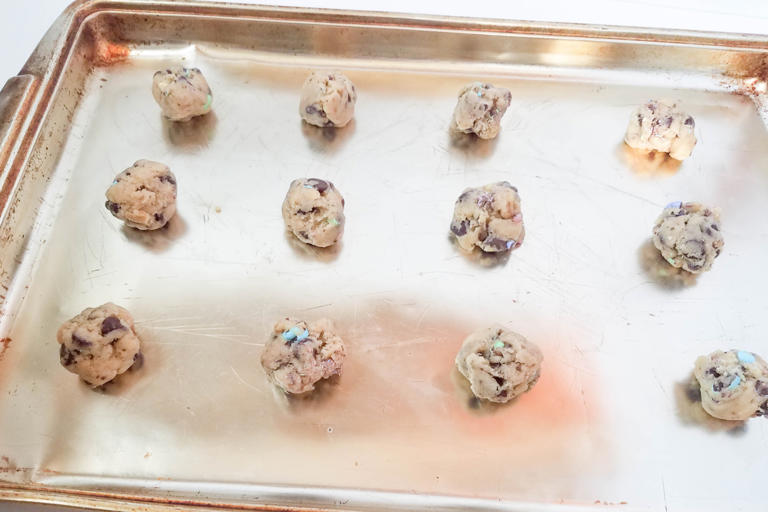 Make these M&M Chocolate Chip Walnut Cookies for Easter