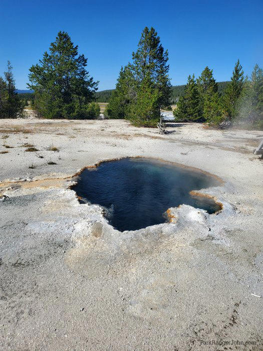 FIREHOLE LAKE DRIVE - YELLOWSTONE NATIONAL PARK