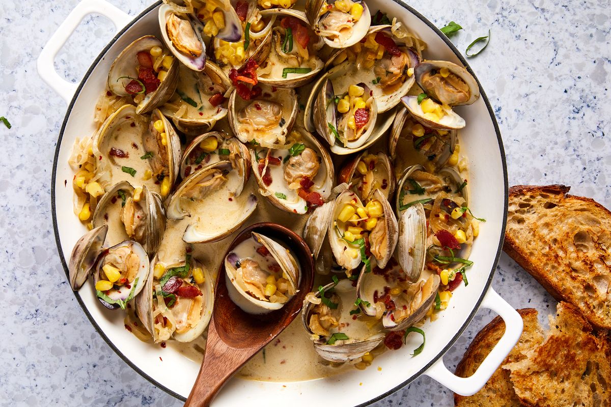 everything you need to know about clams, according to an italian chef