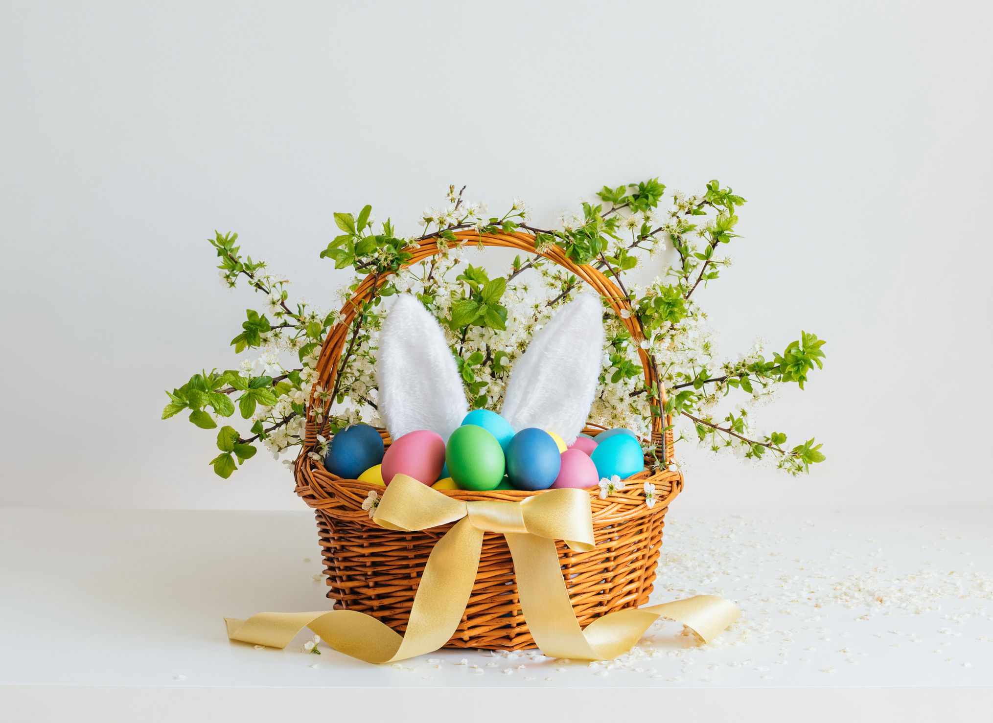 Hop To It! 12 Cheap And Easy Ways To Decorate For Easter