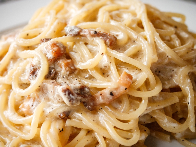 Spaghetti Carbonara: Der zeitlose italienische Klassiker für Liebhaber ...