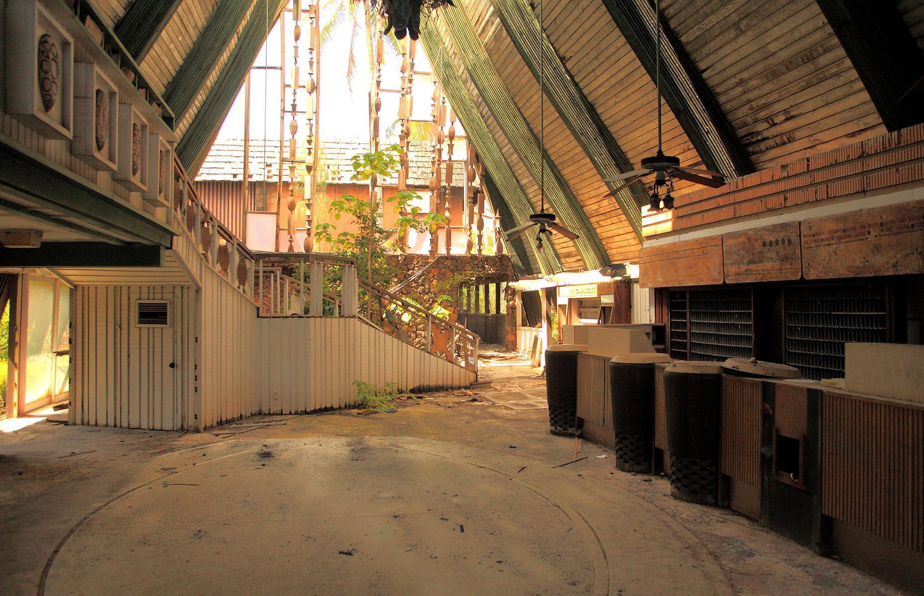 Once Beloved American Hotels, Now Abandoned And Decayed