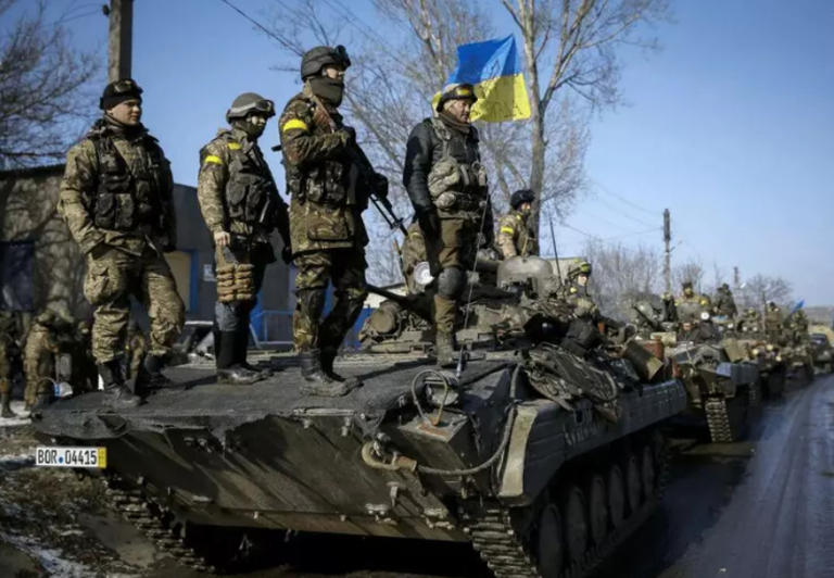 近期烏克蘭發動反攻，突破俄軍在扎波羅熱的防線，逼迫俄軍撤退到其他防線。圖為烏軍。   圖：翻攝自騰訊網