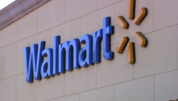 compradores de walmart podrían obtener hasta $500 como parte de un acuerdo colectivo de $45 millones