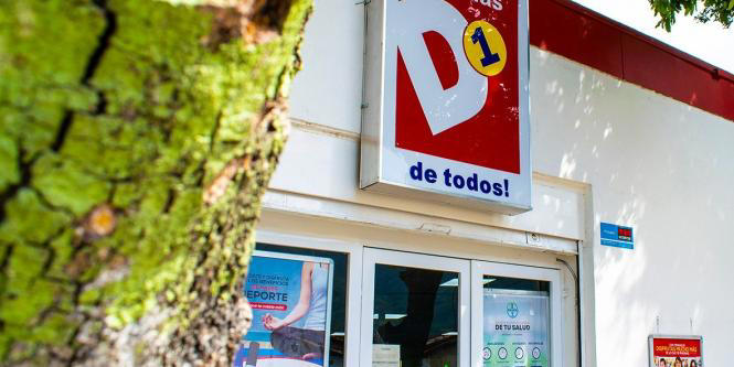 ¿cuánto gana un cajero de d1 en colombia?