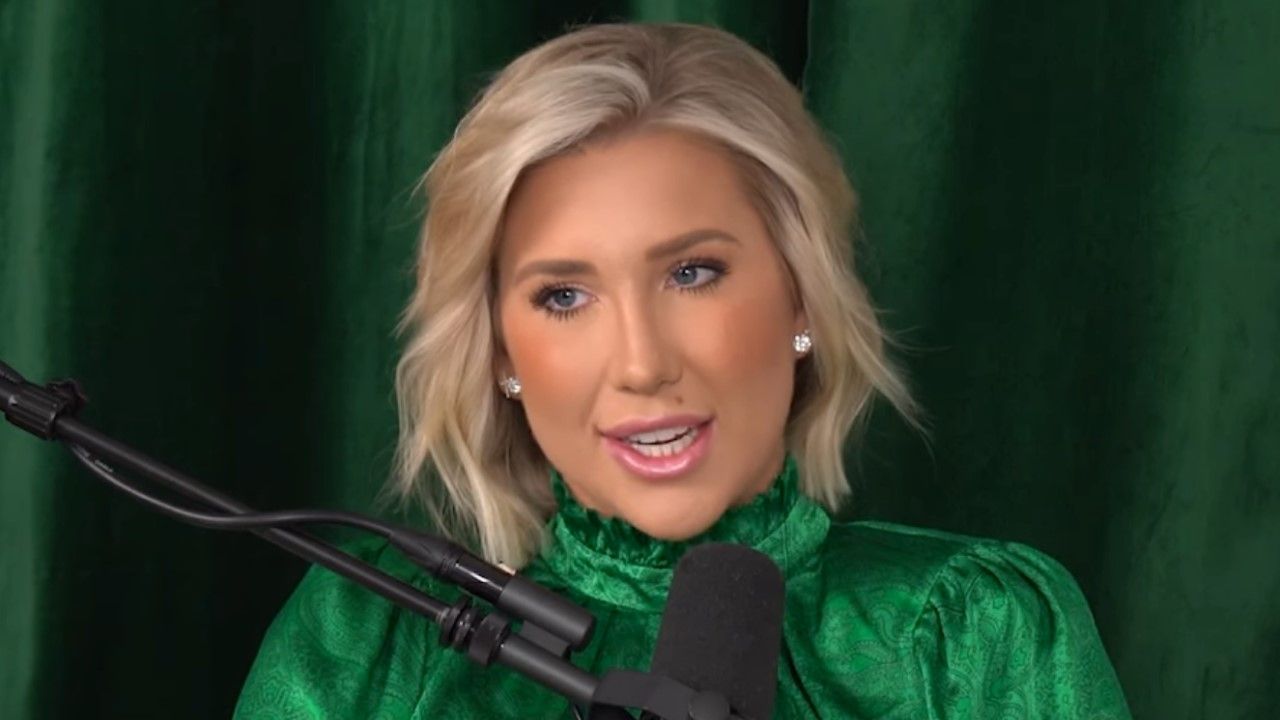 Savannah Chrisley Dropped A Four-Word Response After Mother Julie's ...