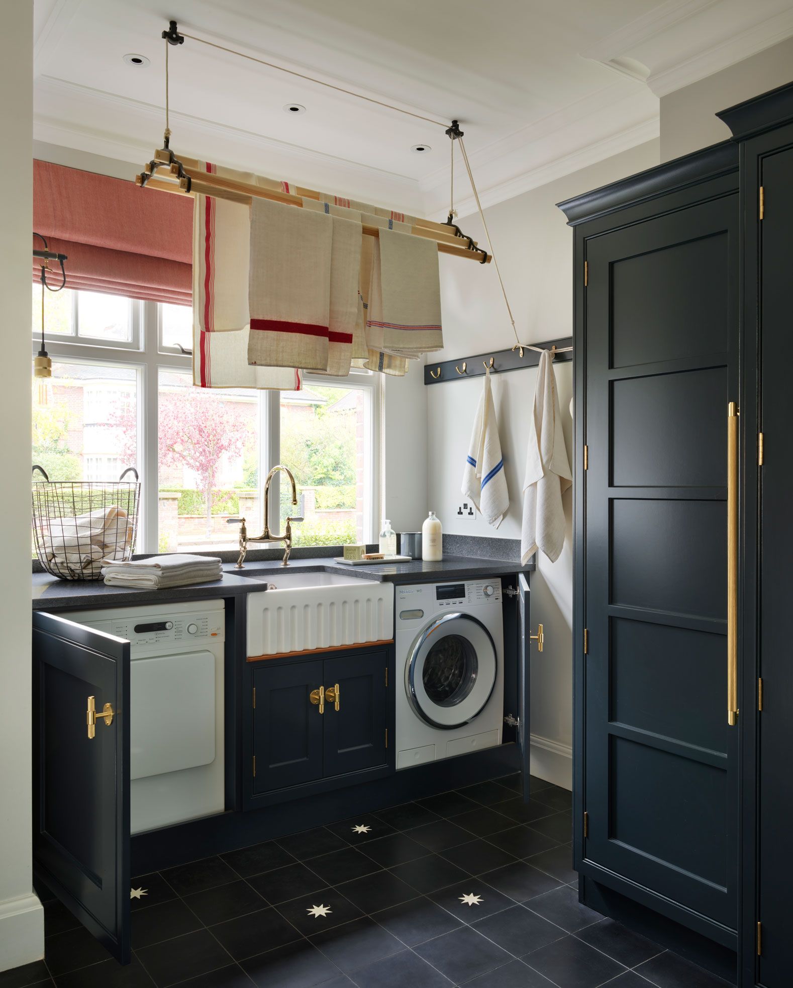 Laundry room ideas – 15 luxurious looks for your laundry room